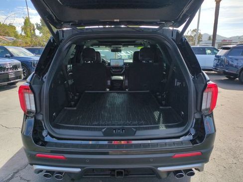 Used 2025 Ford Explorer Platinum w/ Ultimate Package AWD/4WD image 32