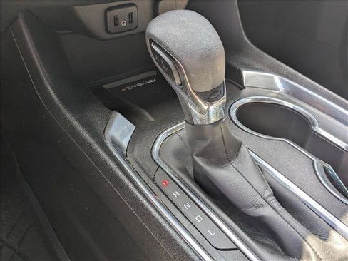 Used 2023 Chevrolet Traverse LT FWD image 13