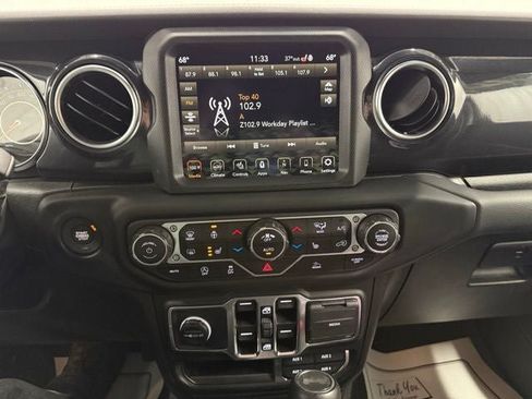 Used 2023 Jeep Wrangler Unlimited Sahara AWD/4WD image 19