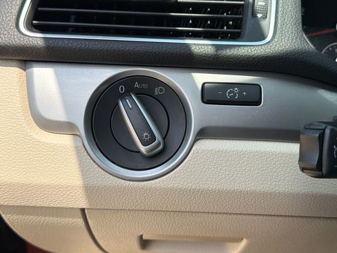 Used 2014 Volkswagen Passat 1.8T Wolfsburg Edition FWD image 31