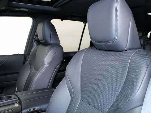 Used 2025 Lexus LX 700h Overtrail image 23