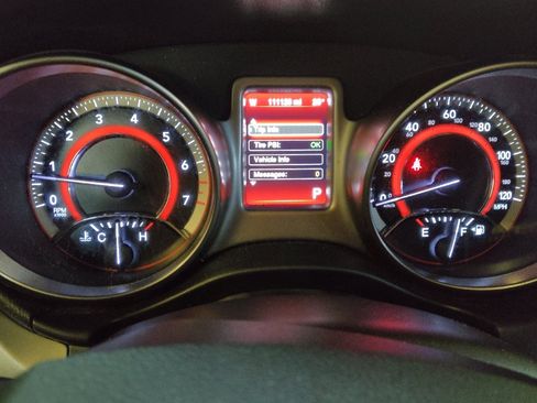 Used 2015 Dodge Journey Crossroad w/ Flexible Seating Group image 23