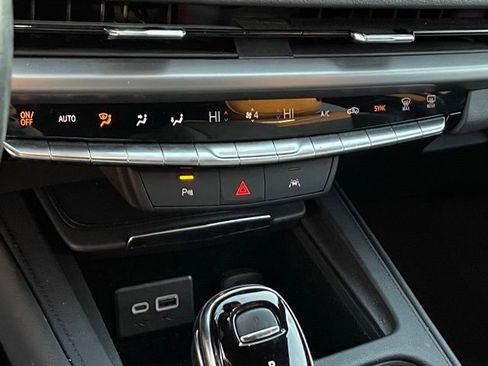 Used 2024 Cadillac XT4 Premium Luxury image 20