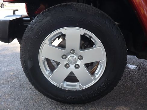 Used 2011 Jeep Wrangler Sahara AWD/4WD image 39
