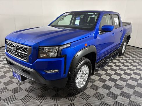 Used 2024 Nissan Frontier SV w/ SV Convenience Package image 3
