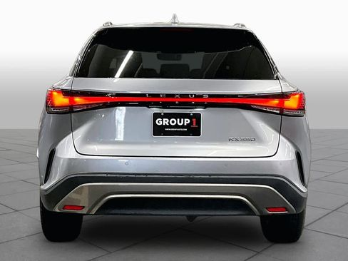 Used 2024 Lexus RX 350 FWD w/ Technology Package image 4