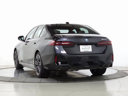 New 2026 BMW 550e xDrive image 5