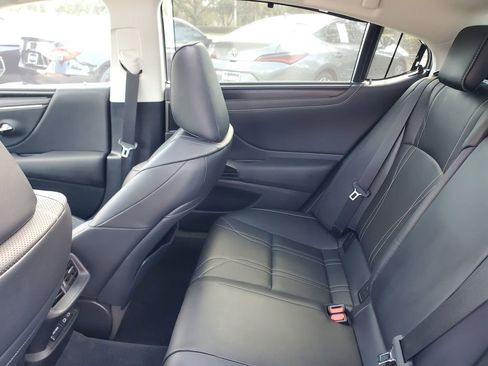 Used 2022 Lexus ES 350 Ultra Luxury w/ Accessory Package 2 image 10