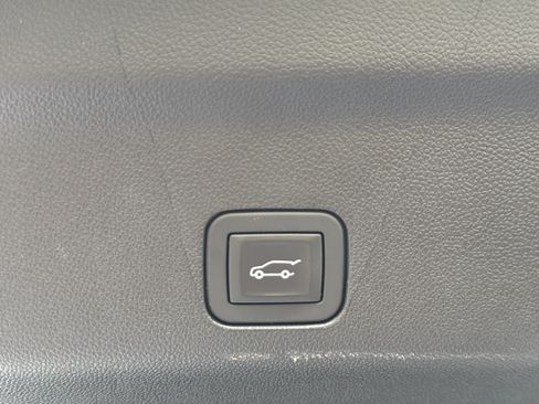 Used 2025 Chevrolet Tahoe Z71 w/ Comfort Package AWD/4WD image 49