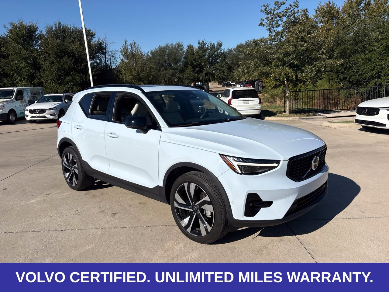 Certified 2024 Volvo XC40 B5 Plus w/ Protection Package Premier AWD/4WD image 4