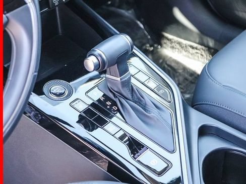 Certified 2025 Kia Niro EX FWD image 22