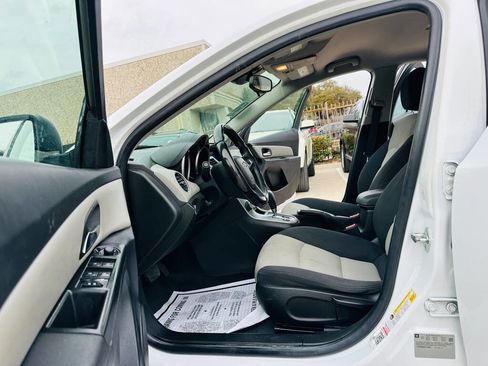 Used 2016 Chevrolet Cruze LS image 11