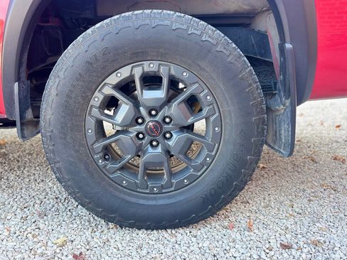 Used 2023 Nissan Frontier PRO-4X w/ Pro-4X Premium Package image 17