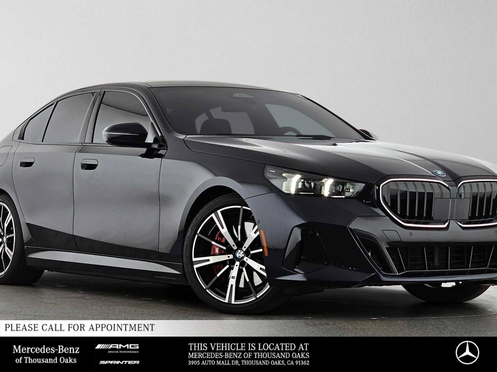 Used 2026 BMW 550e xDrive w/ Premium Package AWD/4WD image 1