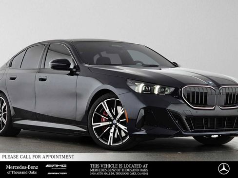 Used 2026 BMW 550e xDrive w/ Premium Package AWD/4WD image 1