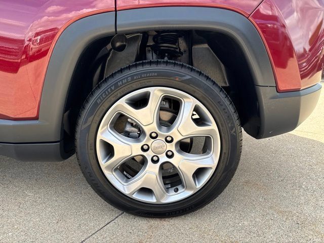 Used 2022 Jeep Compass Limited AWD/4WD image 11