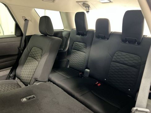 Used 2025 Nissan Pathfinder SV AWD/4WD image 23