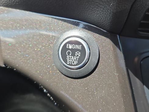 Used 2017 Ford Escape Titanium w/ Equipment Group 301A AWD/4WD image 40