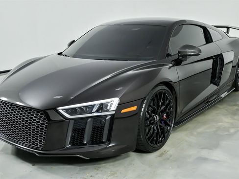 Used 2017 Audi R8 V10 plus image 6