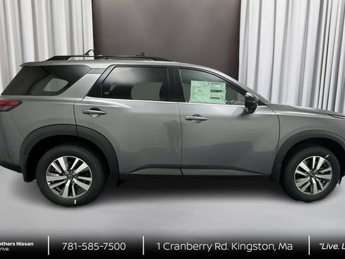 New 2026 Nissan Pathfinder SL AWD/4WD image 4