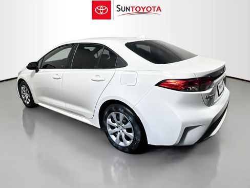 Used 2020 Toyota Corolla LE FWD image 6