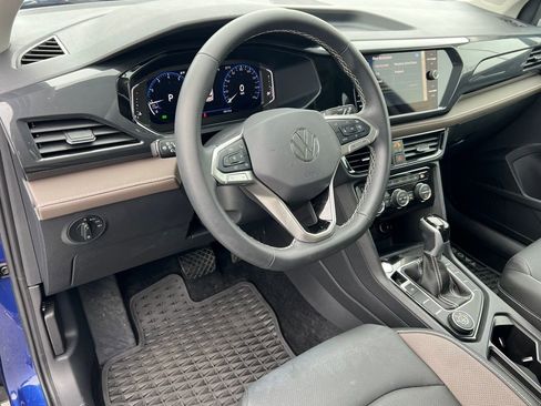 Used 2024 Volkswagen Taos SEL image 18