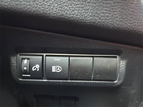 Used 2022 Toyota Corolla Cross LE image 20