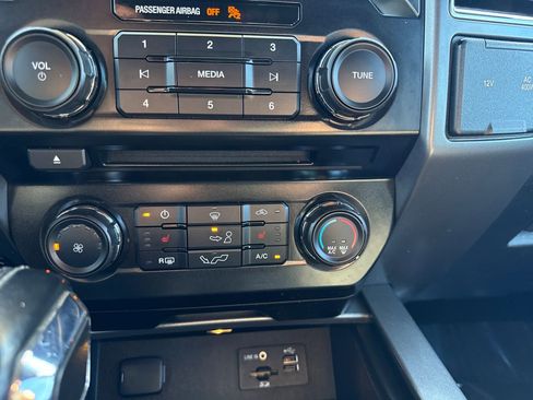 Used 2015 Ford F150 XLT w/ Equipment Group 302A Luxury image 18