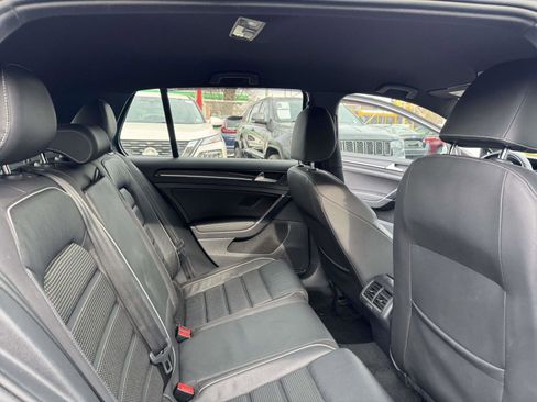 Used 2019 Volkswagen Golf R 4-Door image 31