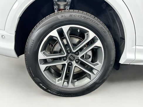 Certified 2025 Audi Q5 Premium Plus w/ Premium Plus AWD/4WD image 33