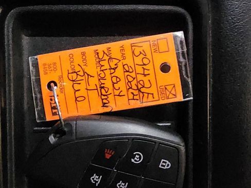 Used 2024 Chevrolet Suburban LT image 30