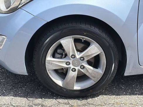 Used 2013 Hyundai Elantra GLS w/ Preferred Pkg FWD image 12