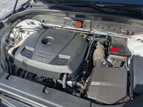 Used 2019 Volvo XC60 T6 R-Design w/ Protection Package Premier image 11