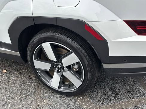 Used 2025 Hyundai Santa Fe Limited image 9