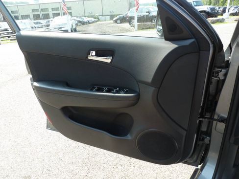 Used 2010 Hyundai Elantra SE FWD image 25