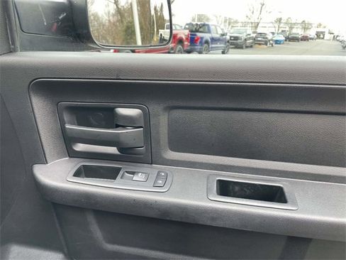 Used 2018 RAM 2500 Tradesman w/ Chrome Appearance Group image 26