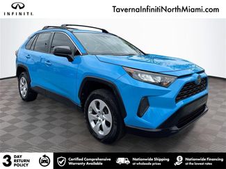 Used 2019 Toyota RAV4 LE video 1