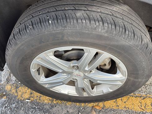 Used 2019 GMC Terrain SLE w/ LPO, Floor Liner Package FWD image 7