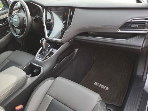 Used 2025 Subaru Outback Onyx Edition image 7