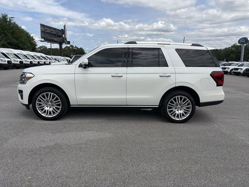 Used 2024 Ford Expedition Limited RWD image 4
