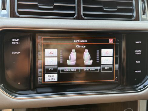 Used 2015 Land Rover Range Rover HSE image 21