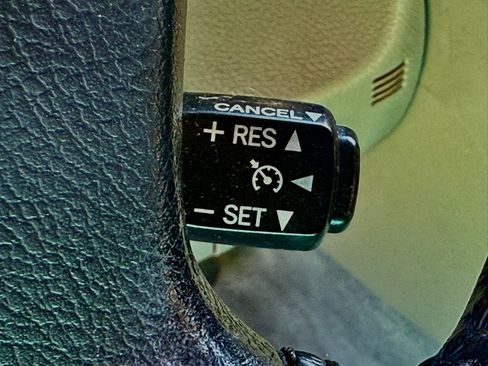 Used 2012 Toyota Camry XLE image 13