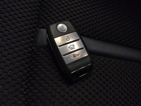 Used 2019 Kia Optima S image 32