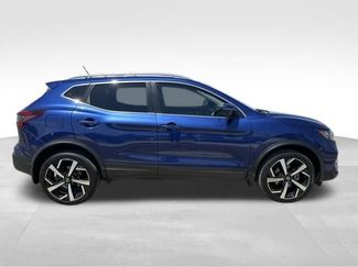 Used 2020 Nissan Rogue Sport SL FWD video 2