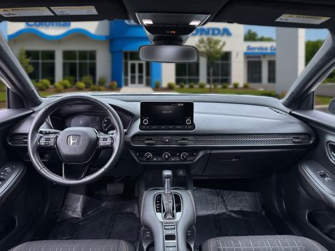 Certified 2025 Honda HR-V Sport image 30