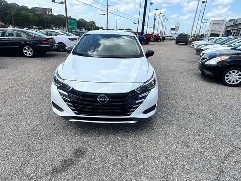 Used 2023 Nissan Versa S FWD image 4