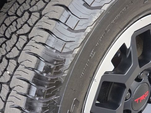 Used 2024 Toyota Tacoma TRD Off-Road w/ TRD Off Road Upgrade Package image 20