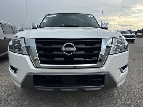 Used 2023 Nissan Armada Platinum w/ Captain's Chairs Package RWD image 2