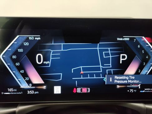 Used 2024 BMW 330i Sedan w/ Premium Package image 18