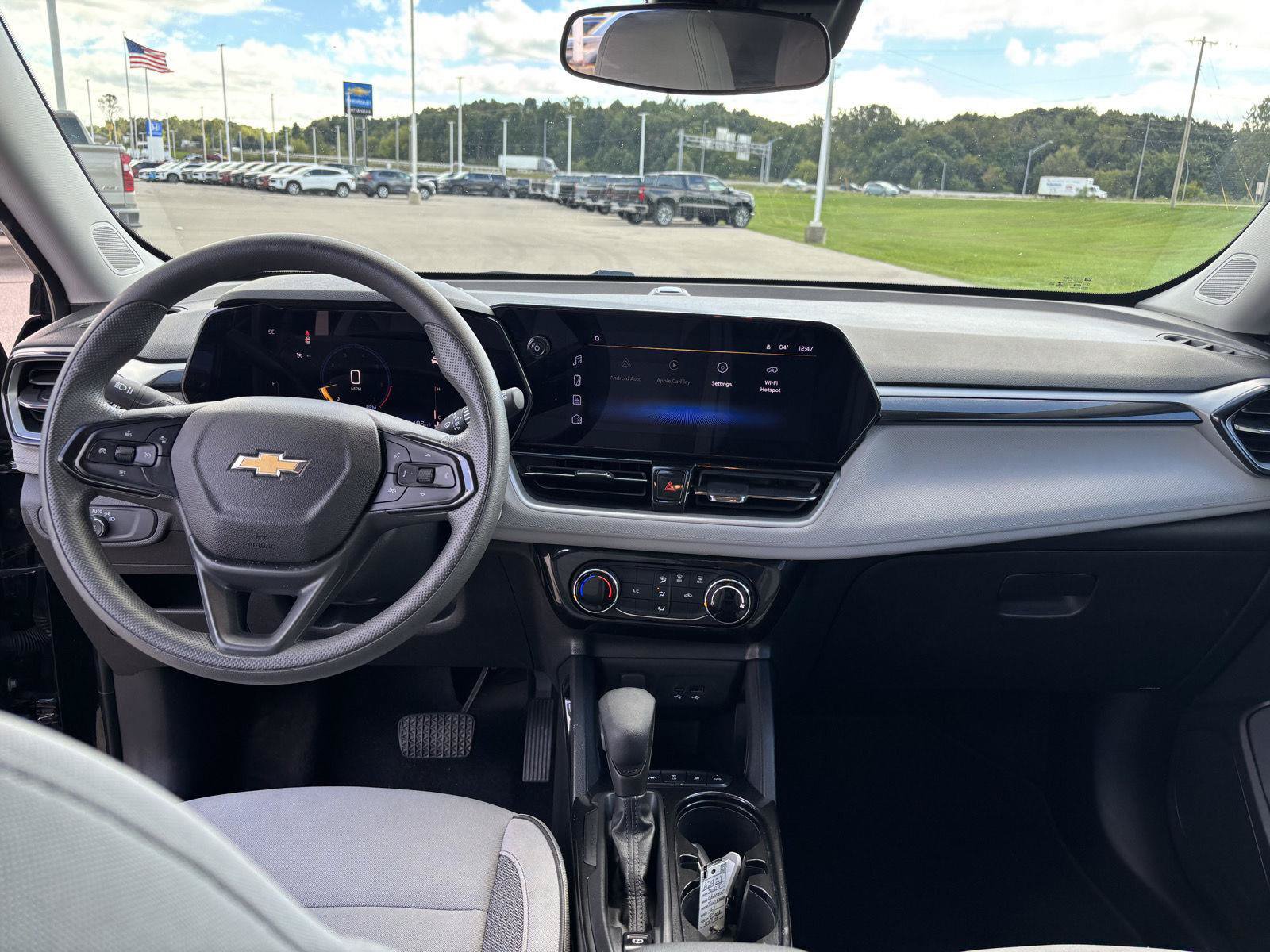 Used 2025 Chevrolet TrailBlazer LT AWD/4WD image 16